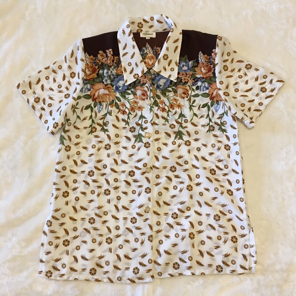 ❗️Last chance❗️ NWOT Floral Button Up Top
